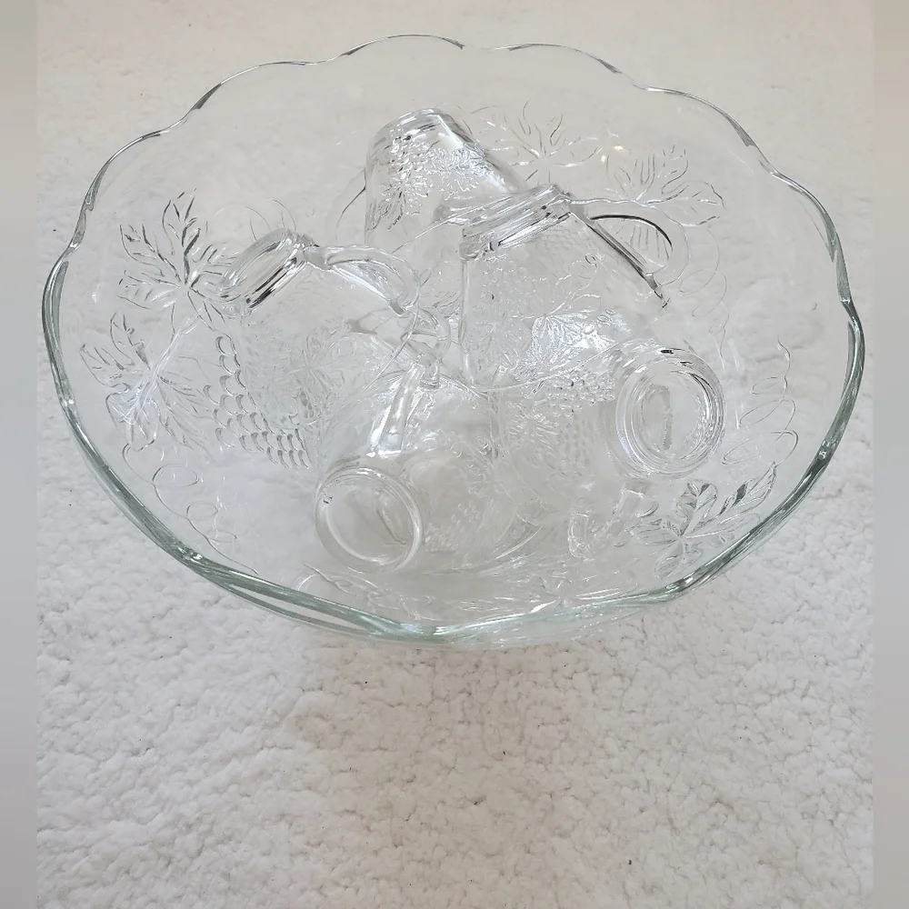VINTAGE ANCHOR HOCKING GRAPE VINE 12 PC PUNCH BOWL_CUPS‎ BEVERAGE SERVICE SET.